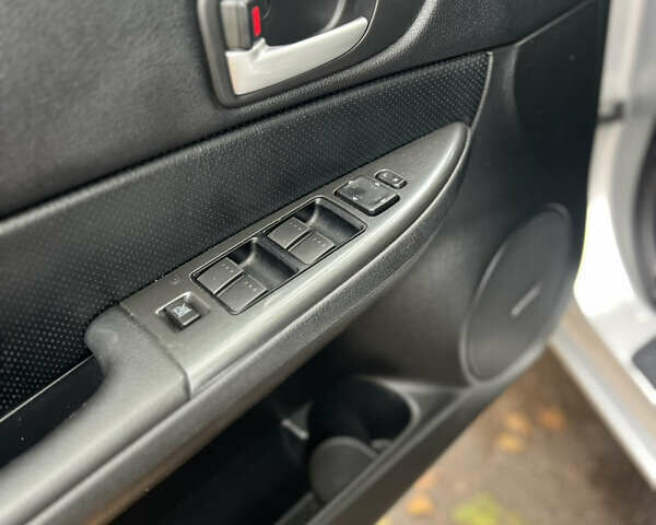 Серый Мазда 6, объемом двигателя 2.26 л и пробегом 230 тыс. км за 3750 $, фото 9 на Automoto.ua