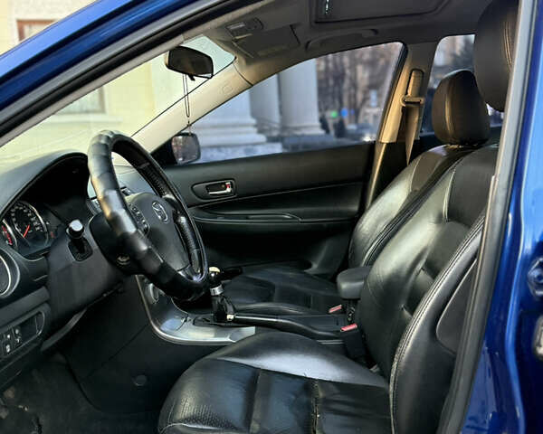 Синий Мазда 6, объемом двигателя 2 л и пробегом 260 тыс. км за 2950 $, фото 5 на Automoto.ua