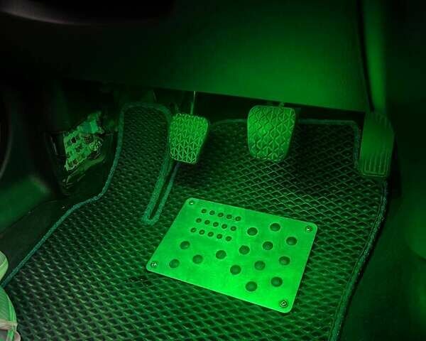Синий Мазда 6, объемом двигателя 2 л и пробегом 191 тыс. км за 3000 $, фото 2 на Automoto.ua