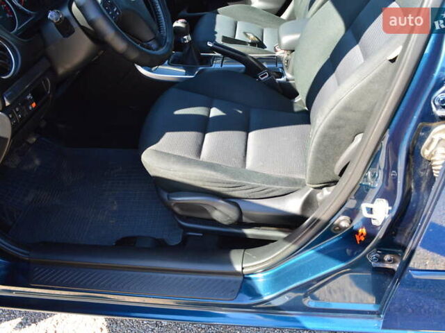 Синий Мазда 6, объемом двигателя 1.8 л и пробегом 170 тыс. км за 5300 $, фото 8 на Automoto.ua