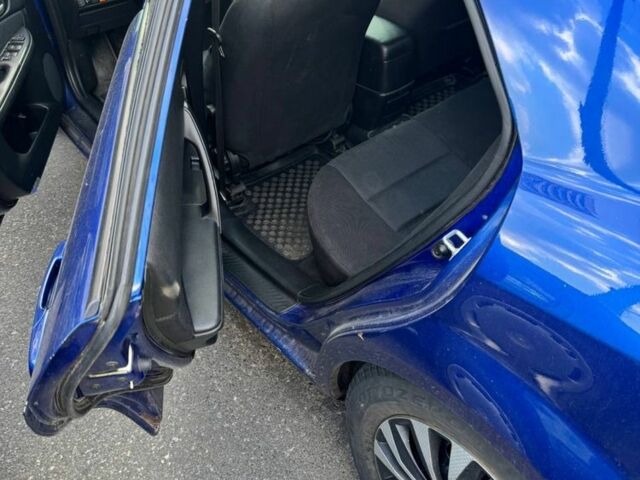 Синий Мазда 6, объемом двигателя 2 л и пробегом 303 тыс. км за 2800 $, фото 5 на Automoto.ua