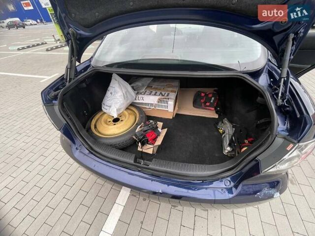 Синий Мазда 6, объемом двигателя 1.8 л и пробегом 211 тыс. км за 5500 $, фото 5 на Automoto.ua