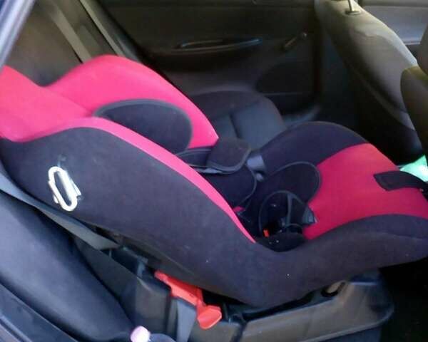 Синий Мазда 6, объемом двигателя 2 л и пробегом 250 тыс. км за 4200 $, фото 5 на Automoto.ua