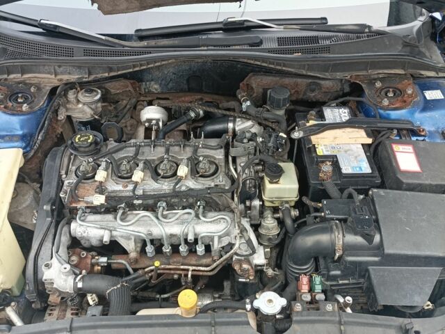 Синій Мазда 6, об'ємом двигуна 2 л та пробігом 442 тис. км за 2500 $, фото 6 на Automoto.ua