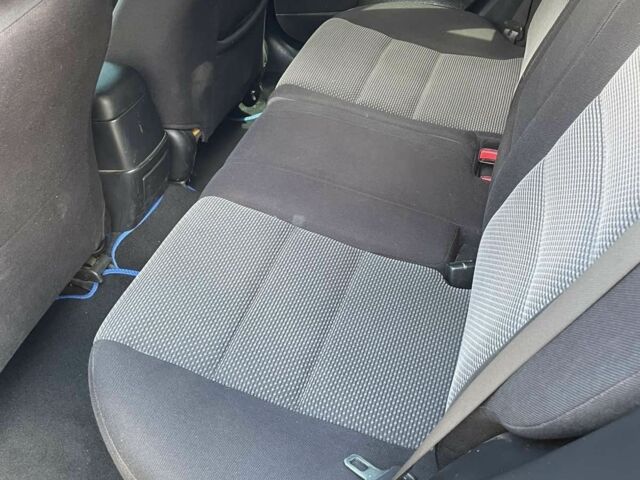 Синий Мазда 6, объемом двигателя 2 л и пробегом 226 тыс. км за 3600 $, фото 5 на Automoto.ua