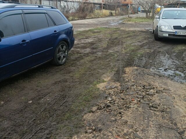 Синій Мазда 6, об'ємом двигуна 2 л та пробігом 442 тис. км за 2500 $, фото 1 на Automoto.ua