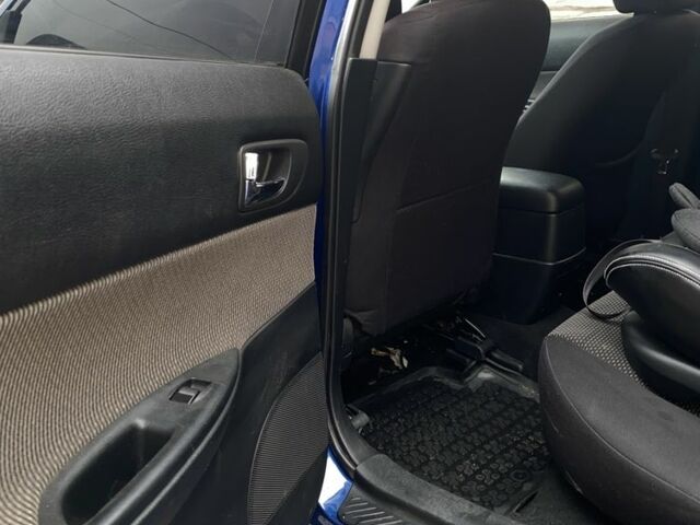 Синий Мазда 6, объемом двигателя 0 л и пробегом 323 тыс. км за 3900 $, фото 14 на Automoto.ua