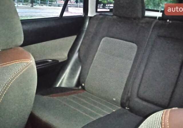 Синій Мазда 6, об'ємом двигуна 1.8 л та пробігом 339 тис. км за 4000 $, фото 5 на Automoto.ua