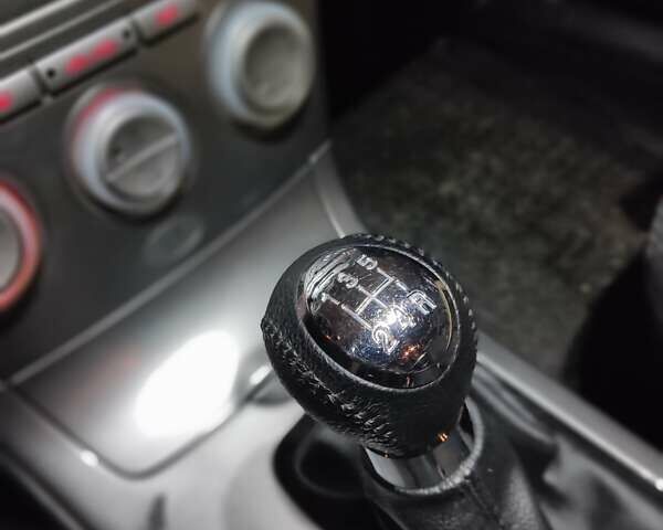 Синій Мазда 6, об'ємом двигуна 2 л та пробігом 316 тис. км за 3850 $, фото 2 на Automoto.ua