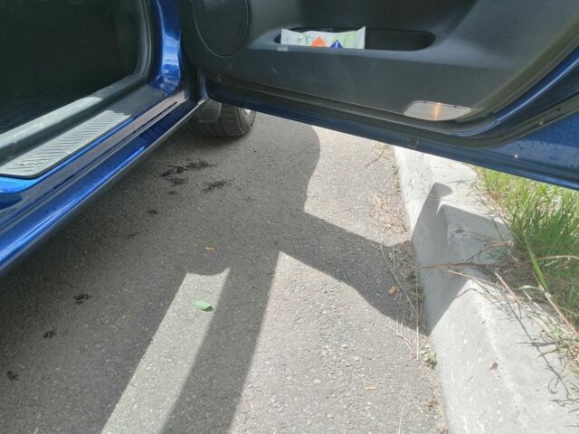 Синий Мазда 6, объемом двигателя 2 л и пробегом 250 тыс. км за 5500 $, фото 1 на Automoto.ua