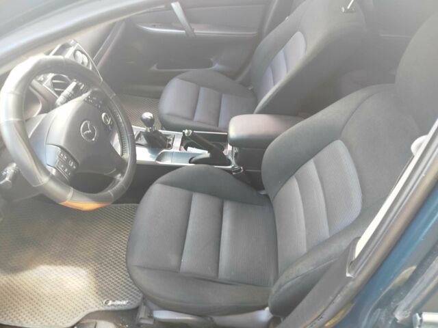 Синий Мазда 6, объемом двигателя 2 л и пробегом 240 тыс. км за 3700 $, фото 2 на Automoto.ua
