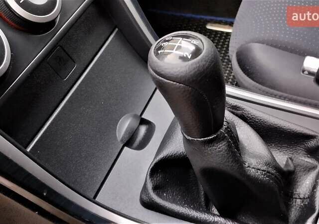 Синій Мазда 6, об'ємом двигуна 1.8 л та пробігом 211 тис. км за 6800 $, фото 13 на Automoto.ua