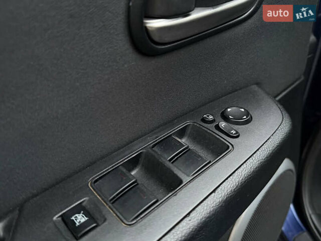 Синий Мазда 6, объемом двигателя 2 л и пробегом 300 тыс. км за 5400 $, фото 9 на Automoto.ua