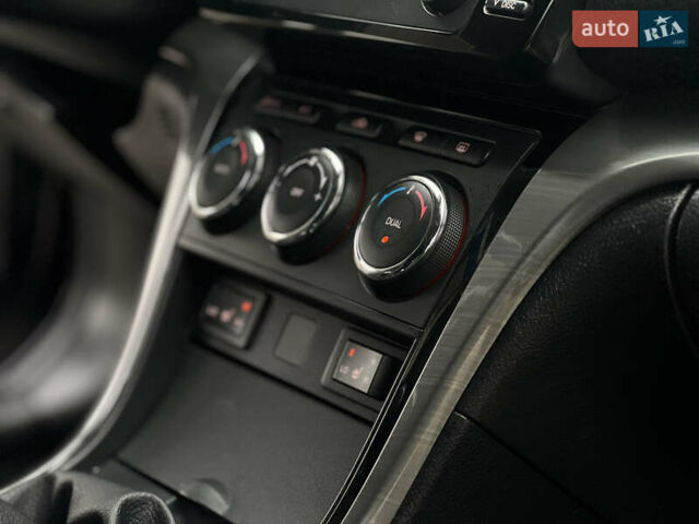 Синій Мазда 6, об'ємом двигуна 2.2 л та пробігом 271 тис. км за 5800 $, фото 24 на Automoto.ua