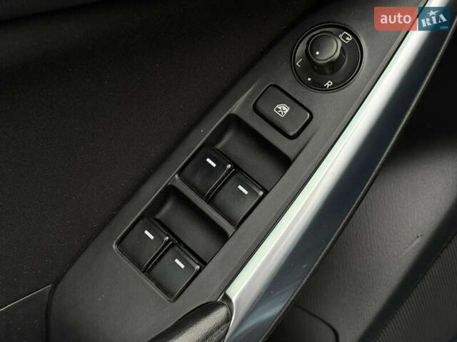 Синій Мазда 6, об'ємом двигуна 2.19 л та пробігом 249 тис. км за 11200 $, фото 14 на Automoto.ua