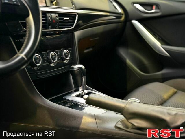 Синий Мазда 6, объемом двигателя 2.2 л и пробегом 230 тыс. км за 11500 $, фото 5 на Automoto.ua