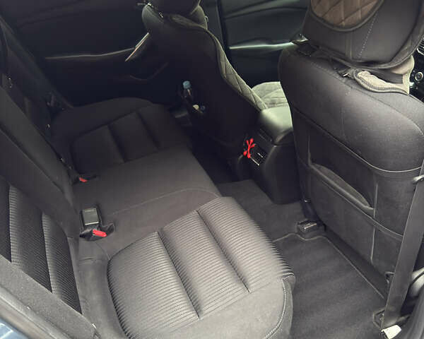 Синий Мазда 6, объемом двигателя 2.19 л и пробегом 251 тыс. км за 11500 $, фото 3 на Automoto.ua