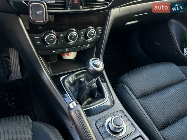 Синий Мазда 6, объемом двигателя 2.18 л и пробегом 265 тыс. км за 12000 $, фото 9 на Automoto.ua