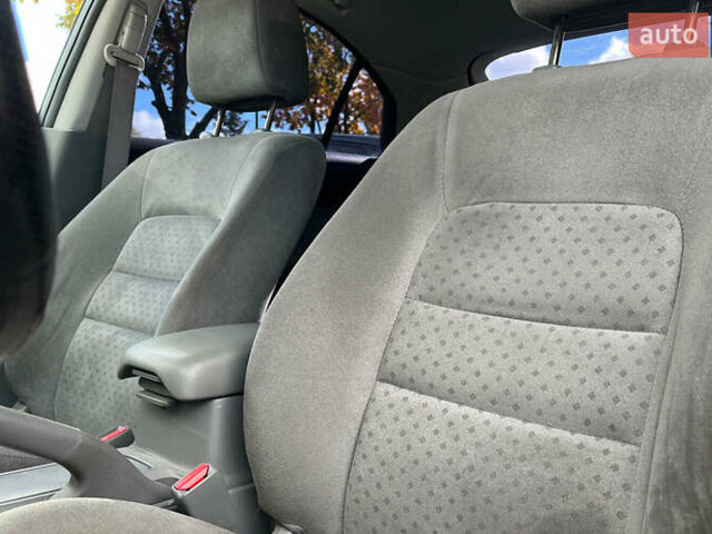 Синий Мазда 6, объемом двигателя 1.8 л и пробегом 199 тыс. км за 4400 $, фото 23 на Automoto.ua