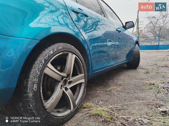 Синий Мазда 6, объемом двигателя 2 л и пробегом 340 тыс. км за 3700 $, фото 2 на Automoto.ua