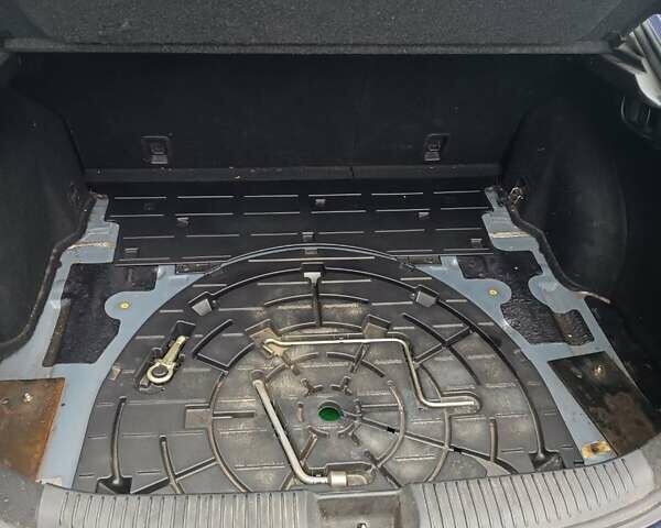 Синій Мазда 6, об'ємом двигуна 1.8 л та пробігом 217 тис. км за 3400 $, фото 18 на Automoto.ua