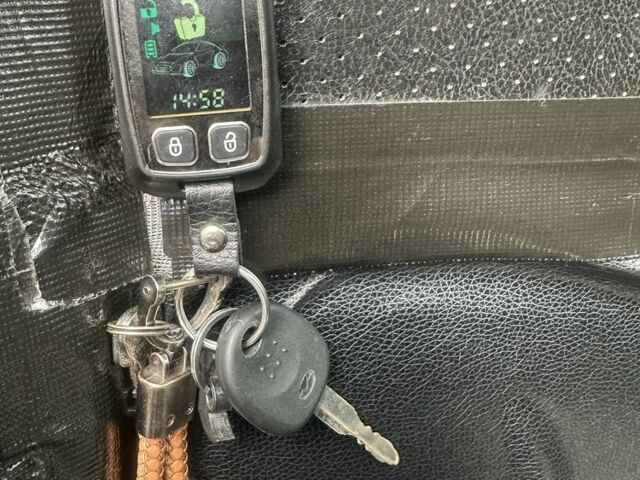 Зелений Мазда 6, об'ємом двигуна 2 л та пробігом 357 тис. км за 4200 $, фото 3 на Automoto.ua
