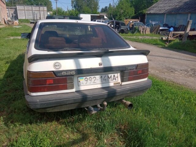 Білий Мазда 626, об'ємом двигуна 2 л та пробігом 431 тис. км за 363 $, фото 5 на Automoto.ua
