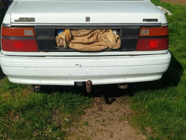 Білий Мазда 626, об'ємом двигуна 0 л та пробігом 100 тис. км за 400 $, фото 1 на Automoto.ua