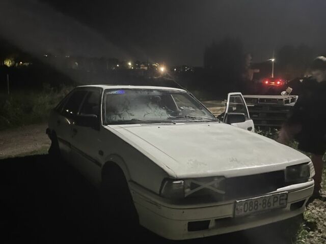 Білий Мазда 626, об'ємом двигуна 2 л та пробігом 320 тис. км за 359 $, фото 2 на Automoto.ua