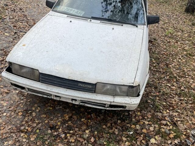 Белый Мазда 626, объемом двигателя 2 л и пробегом 265 тыс. км за 450 $, фото 1 на Automoto.ua