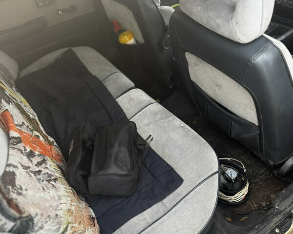 Белый Мазда 626, объемом двигателя 1.6 л и пробегом 380 тыс. км за 1300 $, фото 12 на Automoto.ua