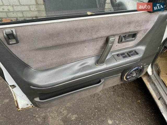 Белый Мазда 626, объемом двигателя 2 л и пробегом 400 тыс. км за 600 $, фото 8 на Automoto.ua