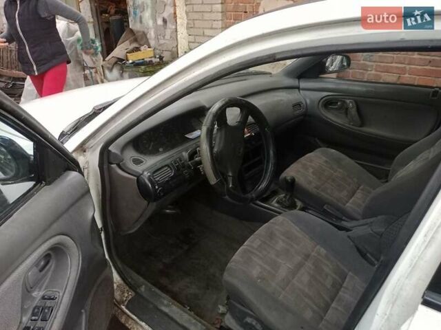 Білий Мазда 626, об'ємом двигуна 2 л та пробігом 350 тис. км за 1000 $, фото 1 на Automoto.ua