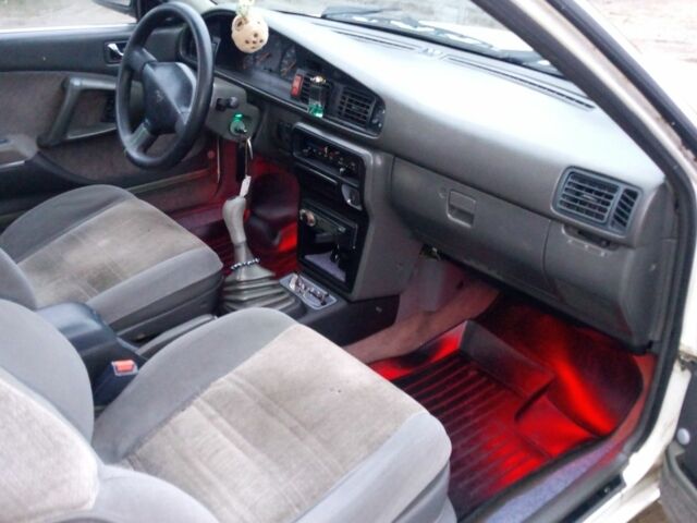 Белый Мазда 626, объемом двигателя 2 л и пробегом 360 тыс. км за 1800 $, фото 20 на Automoto.ua