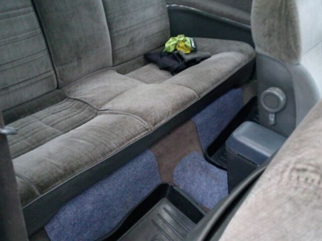 Белый Мазда 626, объемом двигателя 2 л и пробегом 360 тыс. км за 1800 $, фото 14 на Automoto.ua