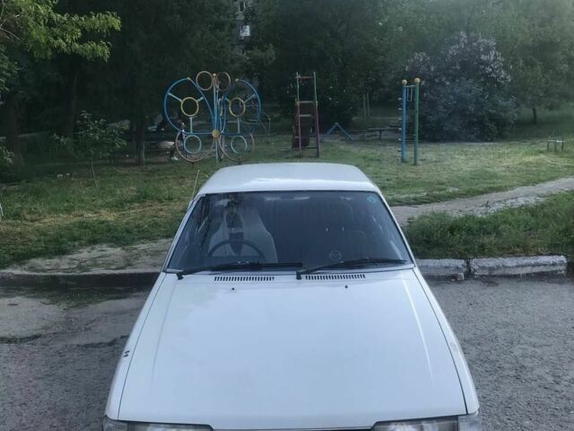 Белый Мазда 626, объемом двигателя 0 л и пробегом 100 тыс. км за 1400 $, фото 2 на Automoto.ua