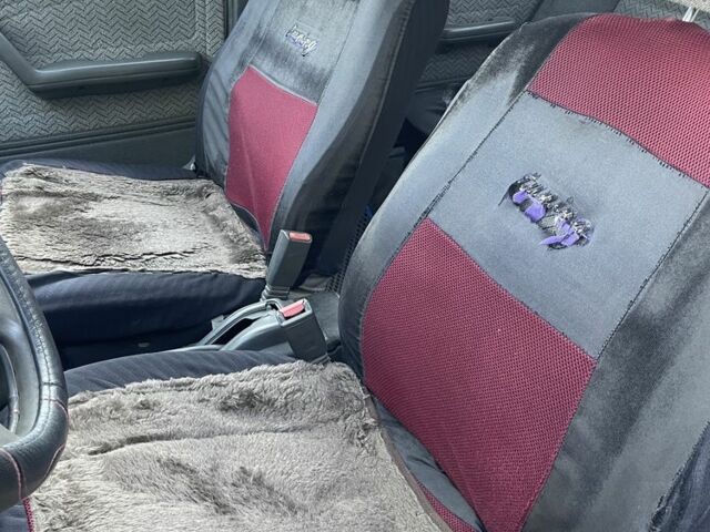 Белый Мазда 626, объемом двигателя 2 л и пробегом 429 тыс. км за 953 $, фото 5 на Automoto.ua