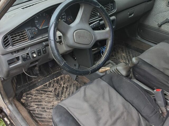 Белый Мазда 626, объемом двигателя 2 л и пробегом 1 тыс. км за 831 $, фото 4 на Automoto.ua