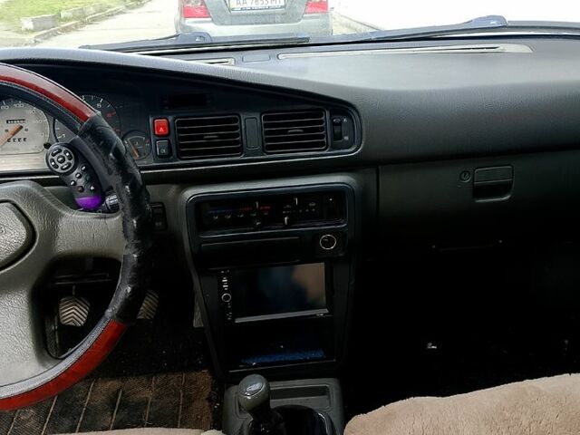 Белый Мазда 626, объемом двигателя 1.8 л и пробегом 0 тыс. км за 1250 $, фото 5 на Automoto.ua