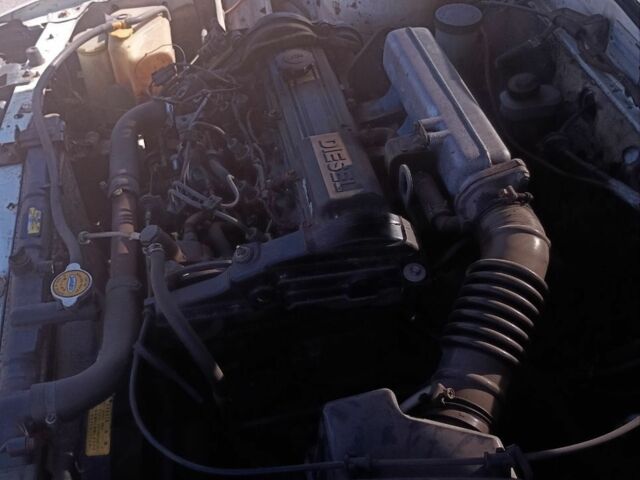 Белый Мазда 626, объемом двигателя 2 л и пробегом 3 тыс. км за 800 $, фото 4 на Automoto.ua