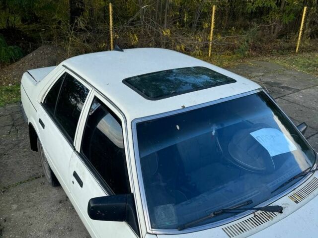 Белый Мазда 626, объемом двигателя 2 л и пробегом 200 тыс. км за 345 $, фото 3 на Automoto.ua