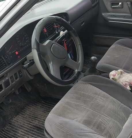 Білий Мазда 626, об'ємом двигуна 2 л та пробігом 270 тис. км за 1510 $, фото 4 на Automoto.ua