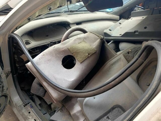 Білий Мазда 626, об'ємом двигуна 0 л та пробігом 300 тис. км за 500 $, фото 7 на Automoto.ua