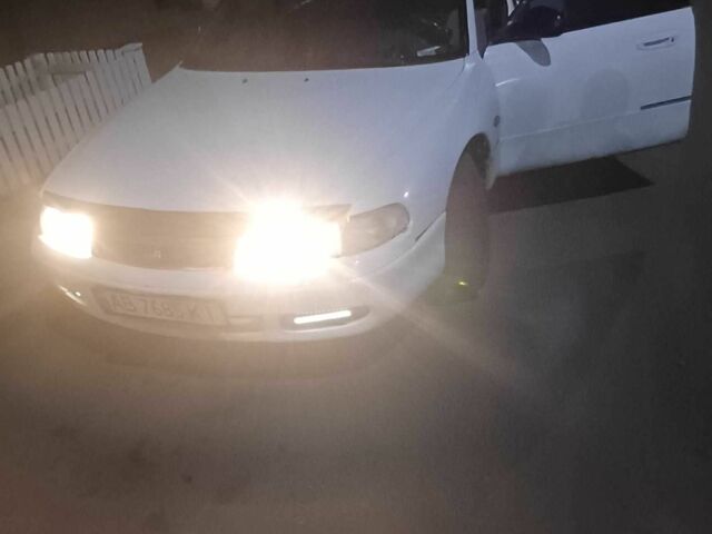 Белый Мазда 626, объемом двигателя 2 л и пробегом 306 тыс. км за 1200 $, фото 2 на Automoto.ua