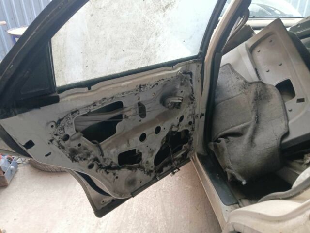 Білий Мазда 626, об'ємом двигуна 0 л та пробігом 300 тис. км за 500 $, фото 4 на Automoto.ua