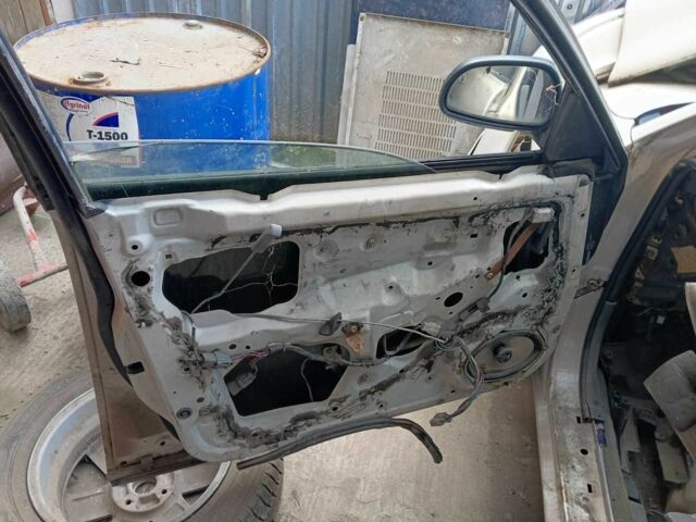 Білий Мазда 626, об'ємом двигуна 0 л та пробігом 300 тис. км за 500 $, фото 6 на Automoto.ua