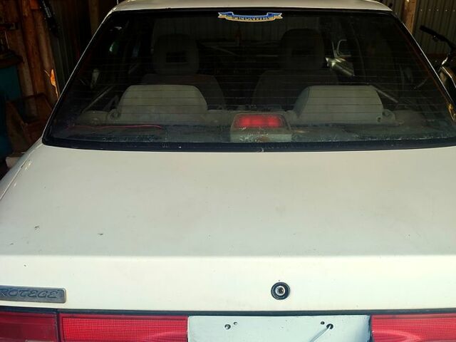 Белый Мазда 626, объемом двигателя 2 л и пробегом 0 тыс. км за 2000 $, фото 1 на Automoto.ua