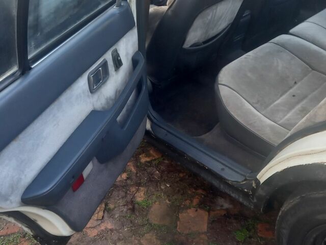 Белый Мазда 626, объемом двигателя 2 л и пробегом 3 тыс. км за 1063 $, фото 4 на Automoto.ua