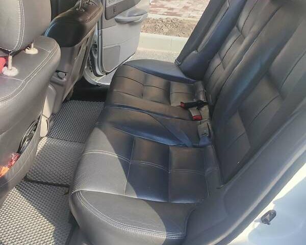 Белый Мазда 626, объемом двигателя 2 л и пробегом 610 тыс. км за 1750 $, фото 3 на Automoto.ua