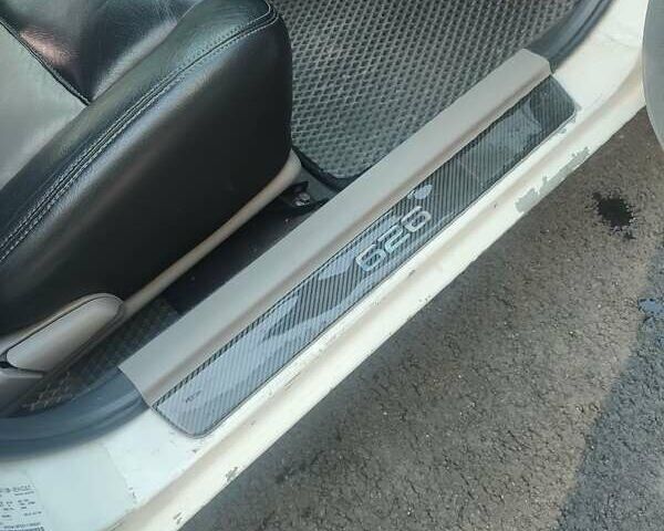 Белый Мазда 626, объемом двигателя 2 л и пробегом 610 тыс. км за 1750 $, фото 12 на Automoto.ua